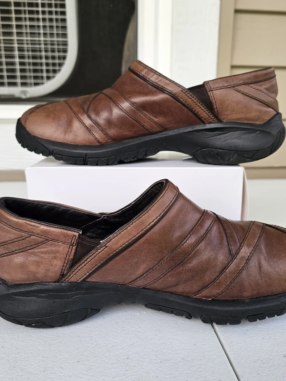 Merrell Womens 8 Brown Leather Slip On Comfort Casual Walking Shoes J46730